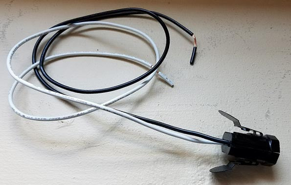 Keyless Candelabra Socket With Spring Clips (48314)